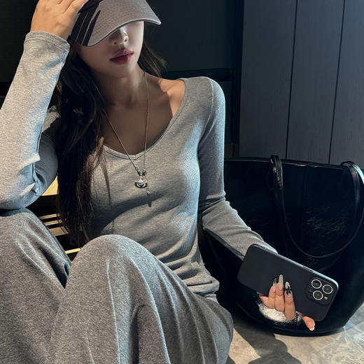 【万能打底】莱赛尔天丝V领修身打底衫 商品图2