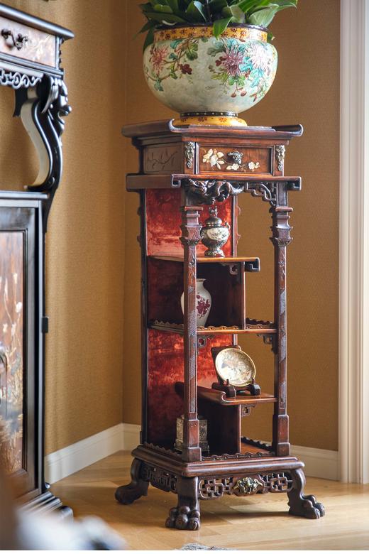 【已售】独角鹿西洋古董 19世纪末法国出品VIARDOT东方风格蟠龙花开主题铜鎏金装饰母贝镶嵌梧桐木精雕博古架 商品图2