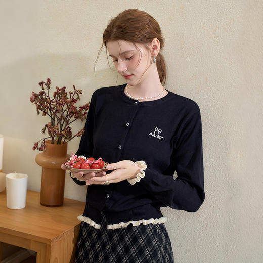 西遇字母刺绣圆领针织衫女2025秋季新款花边下摆假两件休闲开衫H0055175 商品图3
