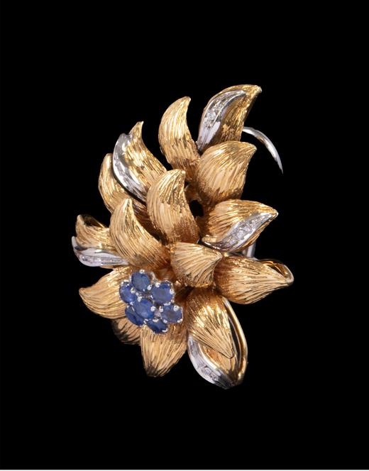 独角鹿西洋古董  意大利出品黄金白金精雕镶嵌蓝宝石及钻石花簇造型耳夹一对 商品图4