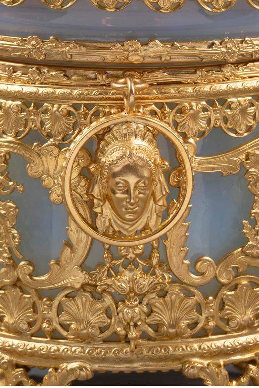 独角鹿西洋古董 19世纪末法国出品古典女神主题铜鎏金精雕装饰乳色欧泊水晶珍宝盒 商品图4