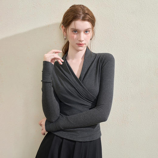 西遇法式气质V领长袖针织T恤女秋季新款交叉收腰显瘦内搭上衣H0055173 商品图3