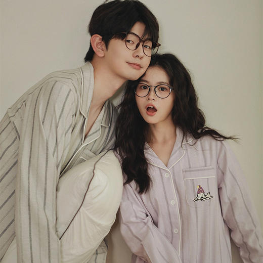 2025秋新款！情侣款纯棉磨毛家居服  瞌睡小狗刺绣显瘦竖条长袖长裤睡衣套装 商品图0