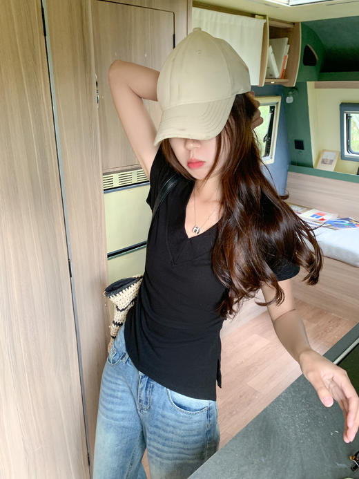 <曾小咸推荐>现货秒杀！微信超特价！4色V领不规则下摆修身短袖 日常99.99 立减50 秒杀49.99！ 商品图5