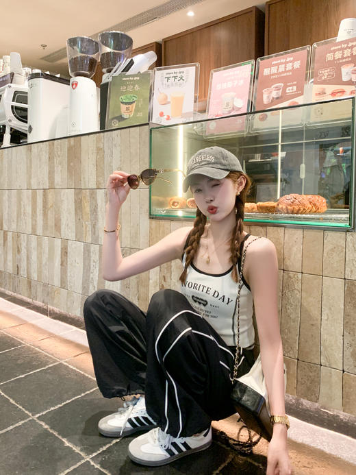 <曾小咸推荐>现货秒杀！微信超特价！美式辣妹风白底黑色字母吊带背心 日常79.99 立减40 秒杀39.99！ 商品图8