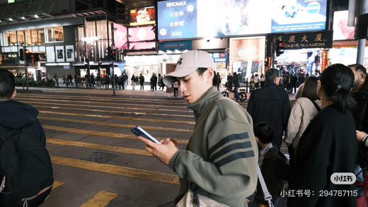 周末大福利‼️‼️Adi 𝐈𝐜𝐨𝐧𝐬运动套装 一套价格哈😎 商品图11