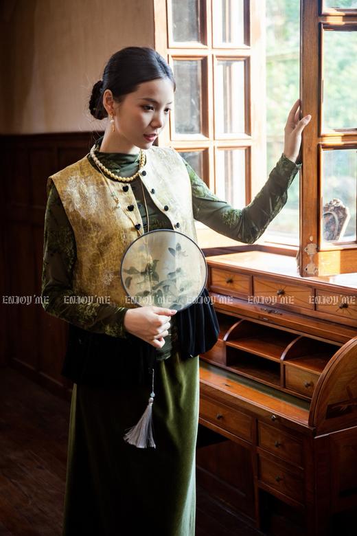 【门店同款】ENJOY秋季云敛-东方画笔日照金山国风马夹 166296770 商品图3