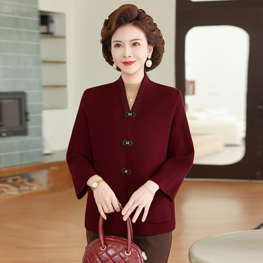 Q1105妈妈装气质优雅保暖婚礼衣服秋冬新款喜婆婆婚宴装中老年女装外套 商品图1