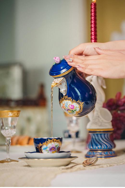 【已售】独角鹿西洋古董 20世纪德国著名瓷窑出品钴蓝釉描金手绘德国之花下午茶摩卡八人瓷器套件 商品图1