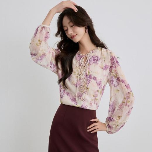 「自」全新升级【铂金会员165/天猫219/差价54】(50444)洛诗琳时尚木耳边系带长袖衬衫2025秋季气质印花雪纺衬衫 商品图0