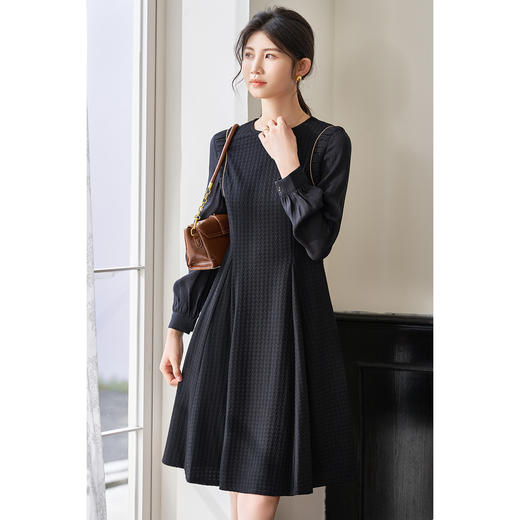 剩S/M/XL 米思阳2026春季新款气质简约百搭黑色连衣裙高腰显瘦A字裙0037 商品图0