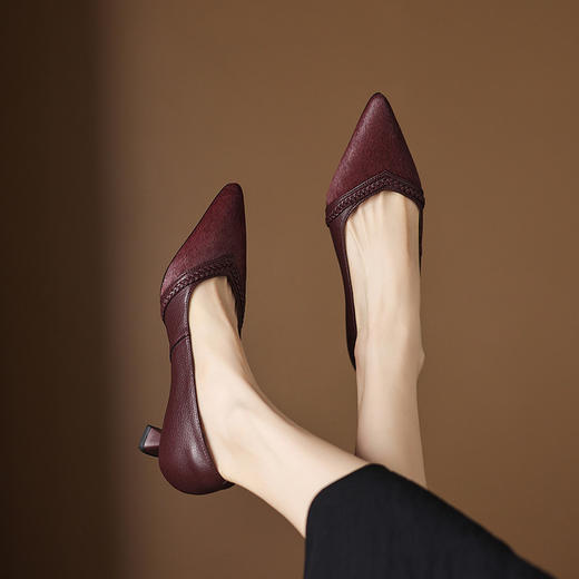 【预售5天】巨好穿法式马毛羊皮尖头细跟高跟鞋女新款春秋浅口单鞋工作鞋JLY&18-771 商品图3