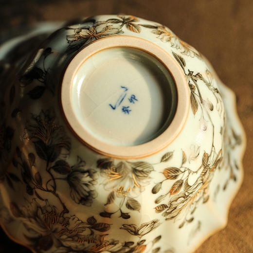 问鼎汝瓷鼎峰系列天青癸卯矮菊盖碗（描金墨彩樱花） 商品图4