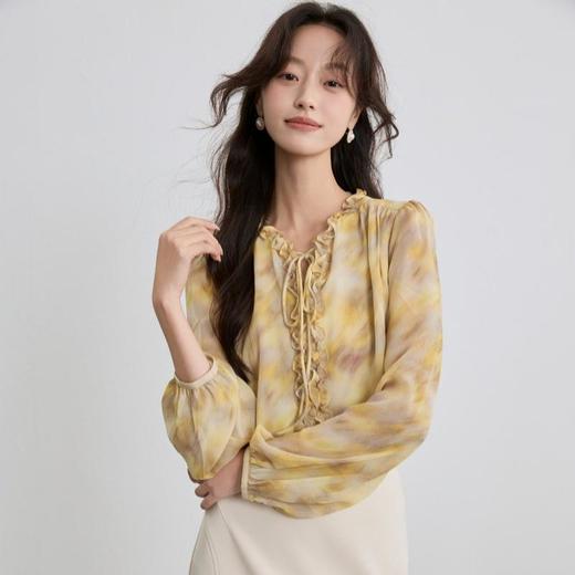 「自」全新升级【铂金会员165/天猫219/差价54】(50444)洛诗琳时尚木耳边系带长袖衬衫2025秋季气质印花雪纺衬衫 商品图2