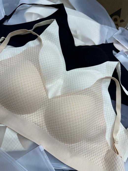 华*尔今秋新款3D螺纹强支撑文胸 商品图0