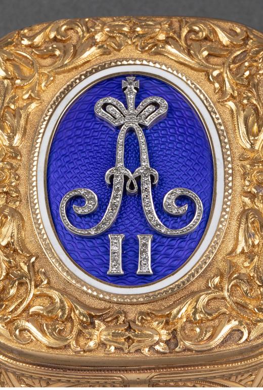 独角鹿西洋古董 19世纪下半叶德国出品沙皇亚历山大二世赠礼款花叶主题18K黄金及玫瑰金精雕装饰玑镂珐琅嵌钻石鼻烟盒 商品图1