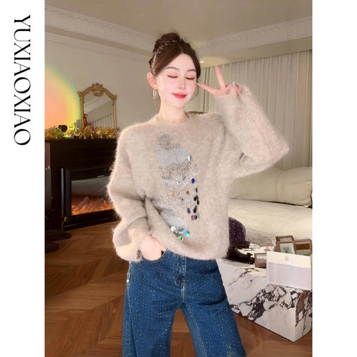 余潇潇【琥珀淡奶】羊驼毛羊毛混纺慵懒感手缝亮片圆领宽松毛衣 商品图4