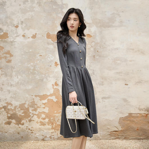 奢姿大码女装2025秋季减龄纽扣装饰翻领连衣裙胖妹妹简约风裙子9953870322 商品图4