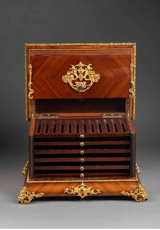 独角鹿西洋古董 19世纪末法国出品飞鸟卷叶纹铜鎏金精雕嵌花卉主题瓷面画装饰实木多层雪茄盒 商品图1