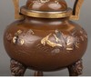 独角鹿西洋古董 1880年代日本明治时期出品楼阁鹤鸟主题镀金银精雕装饰麒麟顶盖及兽纹三足底座赤铜香炉 商品缩略图4