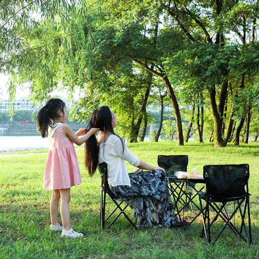 狼行者 户外折叠桌椅套装 野外沙滩椅子 自驾游便携式组合桌椅套装 迷彩五件套 商品图0