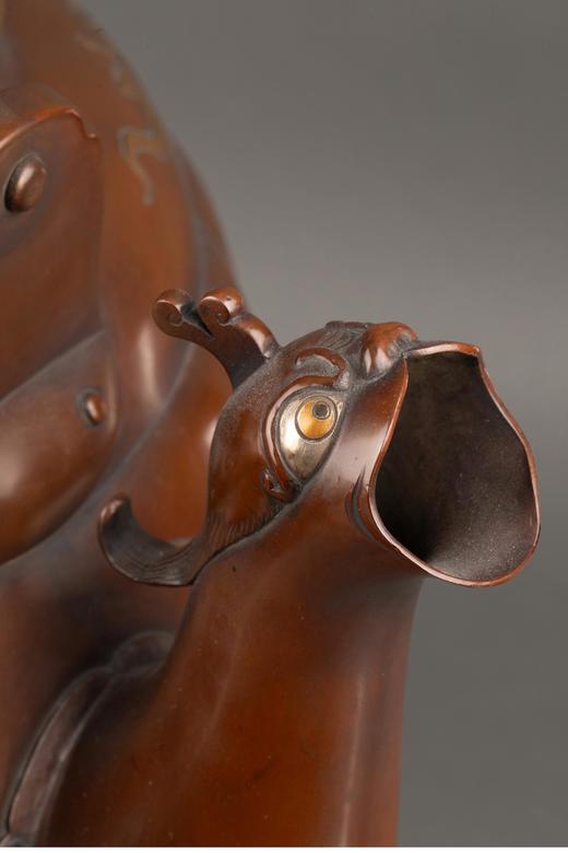 独角鹿西洋古董 1880年代日本明治时期出品东方花鸟主题镀金银精雕装饰麒麟壶嘴大型赤铜茶壶 商品图4