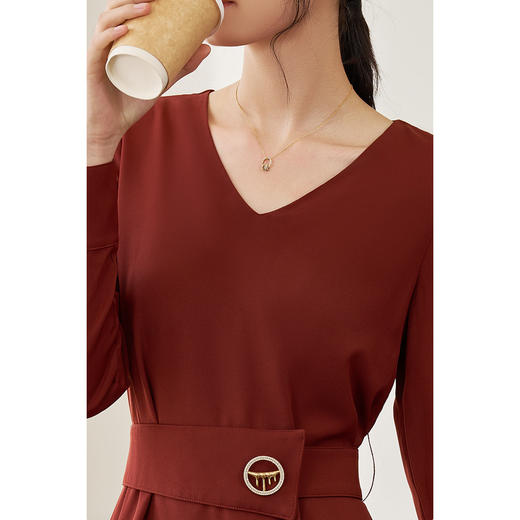 剩L/XL/XXL 米思阳2026春季新款气质通勤纯色大摆连衣裙V领长袖中长裙0159 商品图4