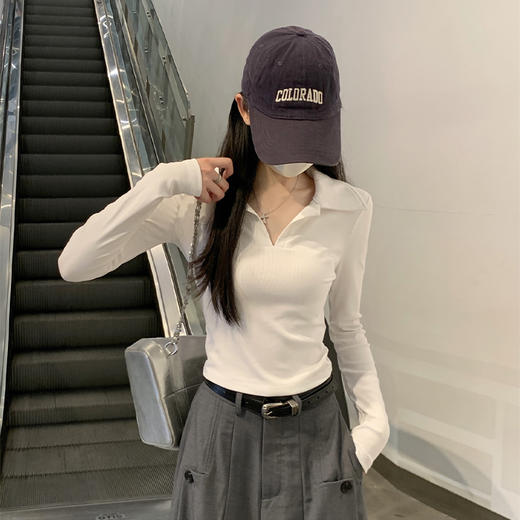 西遇正肩长袖T恤女秋季新款POLO领内搭修身显瘦上衣SS051507 商品图1