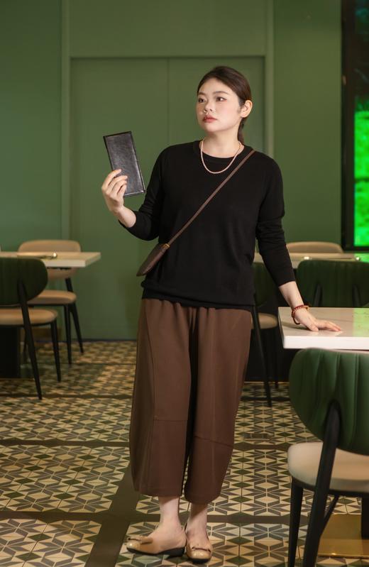 现货【西装弯刀裤】非常垂顺有质感的秋季裤子！面料厚度适中，适合秋季，微弹，松紧腰~腿粗、屁股大、腿型不好看必入！成分聚酯纤维66.4%；粘纤30.8%；2.8%氨纶 商品图9