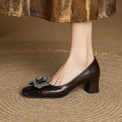 【预售5天】小香风花朵高跟鞋女新款粗跟方头真皮拼色气质名媛单鞋MLS&A1040 商品图3