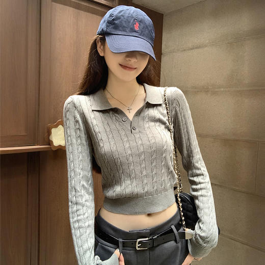 西遇修身长袖针织衫女2025年秋季新款复古麻花内搭灰色短款毛衣SS051503 商品图1