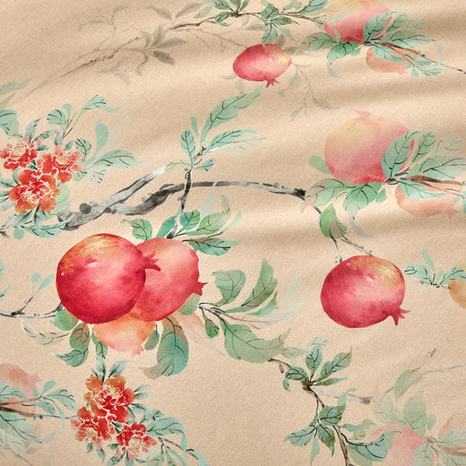 多喜爱 山海经系列全棉磨毛四件套 榴开福至/投桃喜禄/葡天同乐hl【云柔全棉】【温润磨毛】【芬纳诺抗菌】【出框工艺】温暖舒适 国风山海 多款可选 商品图3