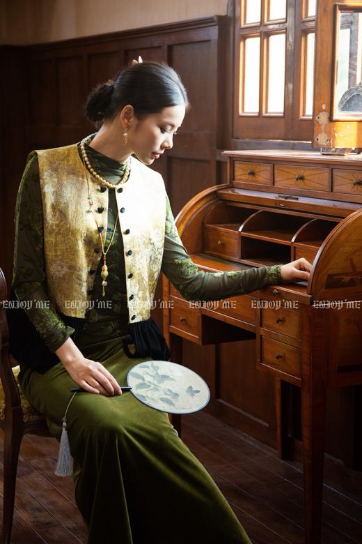 【门店同款】ENJOY秋季云敛-东方画笔植绒提花打底衫 166493651 商品图3