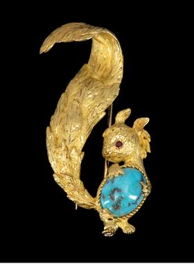 【已售】独角鹿西洋古董  1970年代法国出品18K黄金镶嵌绿松石及红宝石小松鼠造型胸针