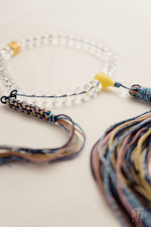 三生无限·白水晶蜜蜡藏风多用手持 商品图1