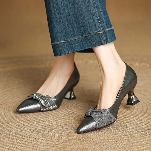 【预售5天】蝴蝶结绝美轻时尚新款尖头粗跟高跟一脚蹬精致浅口单鞋MLS&A1048 商品图4