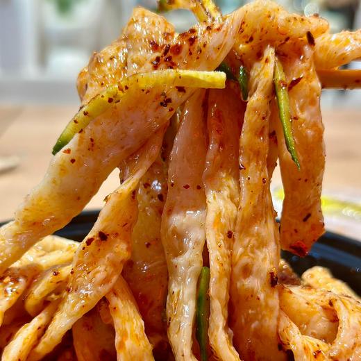 年辉牛筋面 | 独特韧性牛筋面 搭配灵魂酱汁爽滑Q弹、有嚼劲 ! 红油味麻辣咸香 麻酱味浓郁醇厚 高温熟化非油炸 久泡不烂不坨 商品图8