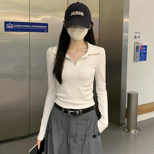 西遇正肩长袖T恤女秋季新款POLO领内搭修身显瘦上衣SS051507 商品图4