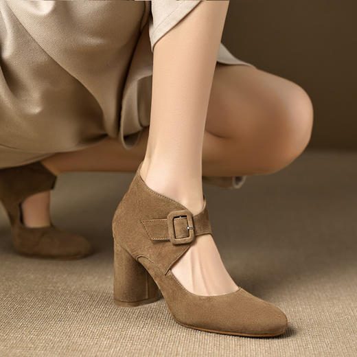 【预售5天】法式羊琼皮镂空性感短靴女春秋新款圆头粗跟高帮单鞋高跟气质踝靴MNLS&D2551 商品图0