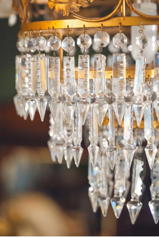 【已售】独角鹿西洋古董 花卉造型瓷雕装饰繁枝卷叶主题铜鎏金精雕水晶吊灯 商品图4