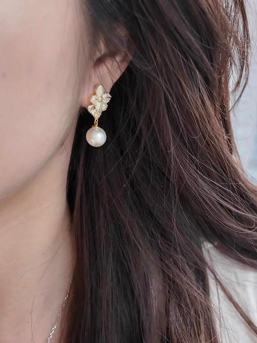 【团购】Eternelle的四时花耳饰金色设计 商品图1