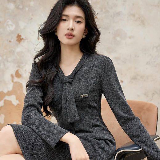 奢姿大码女装2025秋季减龄蝴蝶结针织V领连衣裙胖妹妹min装饰裙子9953894244 商品图2