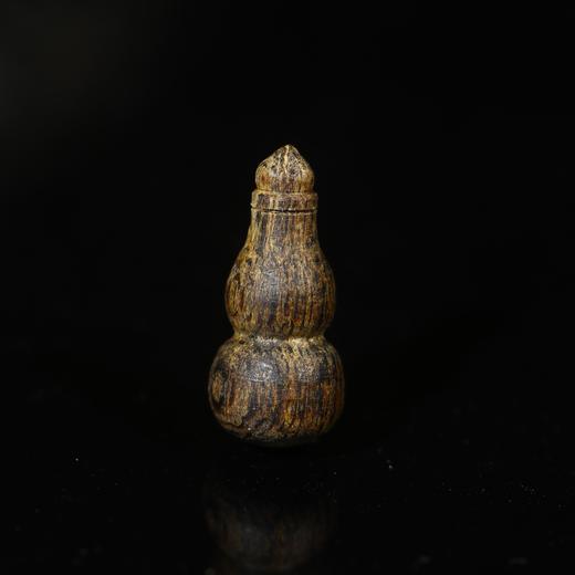 BC.RS9.11-7  文莱沉水(葫芦)挂件 ，0.44g 商品图0