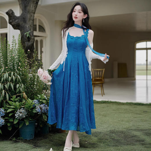 巨好看的夏日绝美小裙子通勤穿搭法式蓝色吊带连衣裙海边度假长裙 商品图0