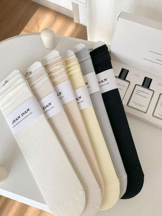4双装！学院风纯色女士中筒袜 透气竹纤维面料  柔软舒适 上腿堆堆超级好看 商品图7