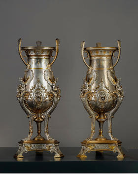 独角鹿西洋古董 1870年代法国装饰艺术家Louis-Constant Sévin设计出品雄狮天使主题铜镀金银精雕花瓶一对