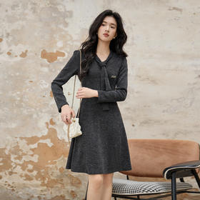 奢姿大码女装2025秋季减龄蝴蝶结针织V领连衣裙胖妹妹min装饰裙子9953894244