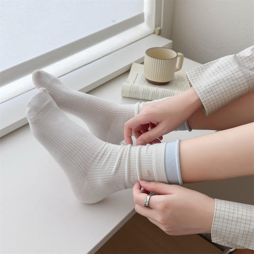 4双装！森系甜美双层花边+爱心纽扣饰品中筒袜 奶芙芙的黑白灰色系   学院风十足 洋气百搭 商品图0