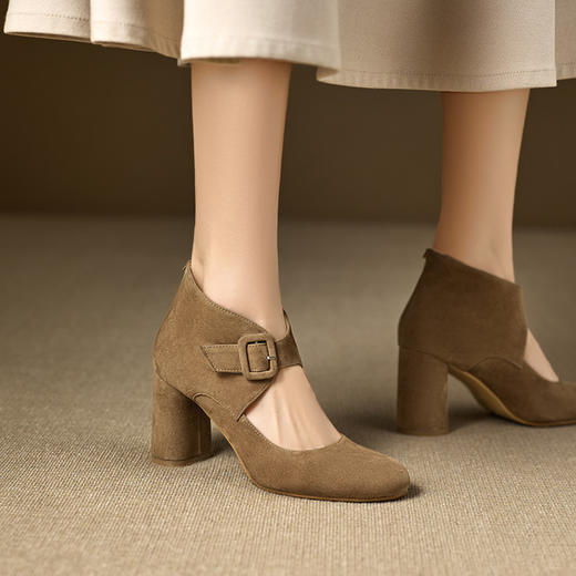 【预售5天】法式羊琼皮镂空性感短靴女春秋新款圆头粗跟高帮单鞋高跟气质踝靴MNLS&D2551 商品图4