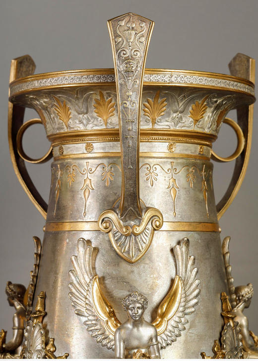 独角鹿西洋古董 1870年代法国装饰艺术家Louis-Constant Sévin设计出品雄狮天使主题铜镀金银精雕花瓶一对 商品图2